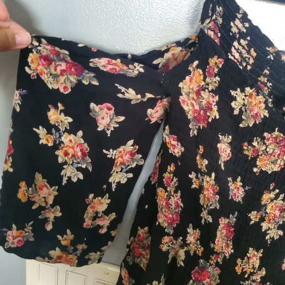 Live 4 truth floral cold shoulder top M - Picture 6 of 12